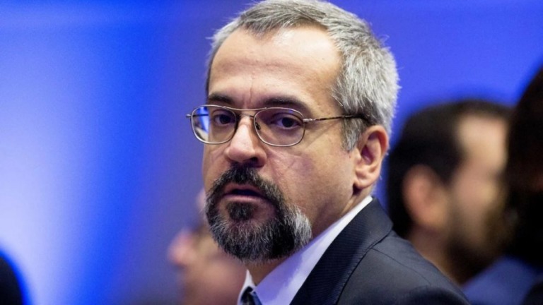 Weintraub diz que tenta falar com Bolsonaro "há mais de um ano"