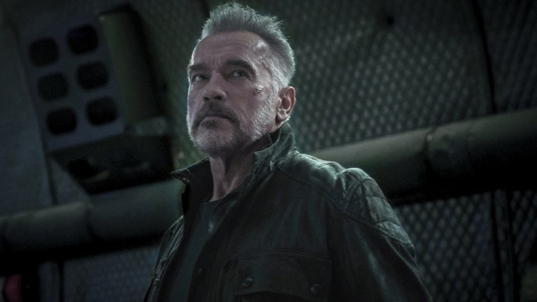 Arnold Schwarzenegger se envolve em acidente e uma mulher fica ferida