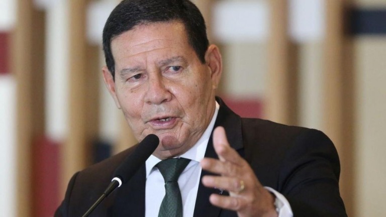 Mourão: "Orçamento é pequeno. Vai dar R$ 0,10 de ajuste a servidores?"