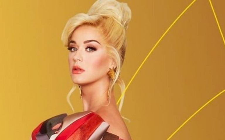 Katy Perry diz que "passará por fases" de beber e não beber álcool