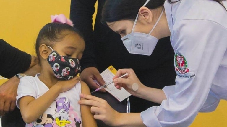 SP altera intervalo de vacinação infantil com CoronaVac para 28 dias