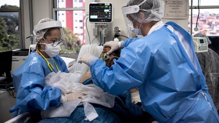Covid: Com 183 mil casos em 24h, Brasil quebra recorde na média móvel