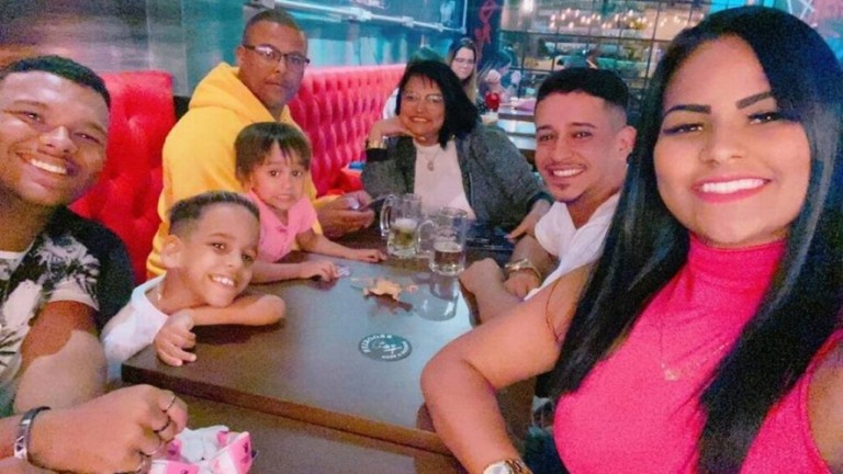 Filha acusa médico de fugir depois de não reanimar mãe após hidrolipo