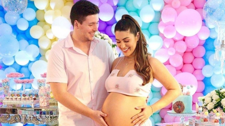 Vivian Amorim dá à luz primeira filha: "Chegou transformando tudo"