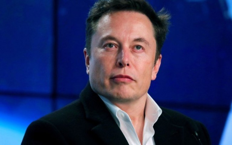 Ações da Tesla caem 8% e analistas mandam comprar; Musk anuncia robô