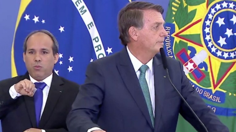 Bolsonaro cria "Serviço Civil Voluntário" com bolsa de R$ 606