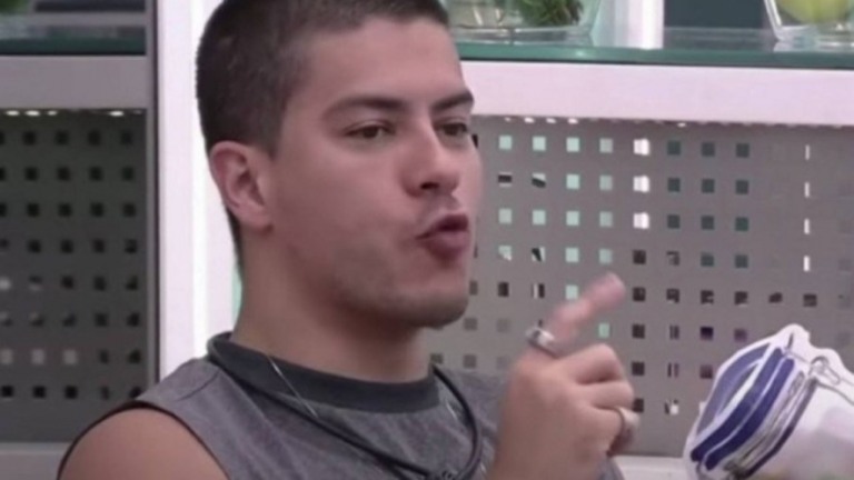 'BBB 22': Maíra Cardi critica Arthur Aguiar por comer jujubas