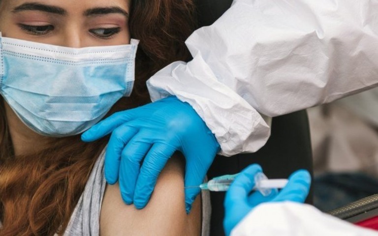 Vacina: O que é o efeito nocebo, versão negativa do efeito placebo
