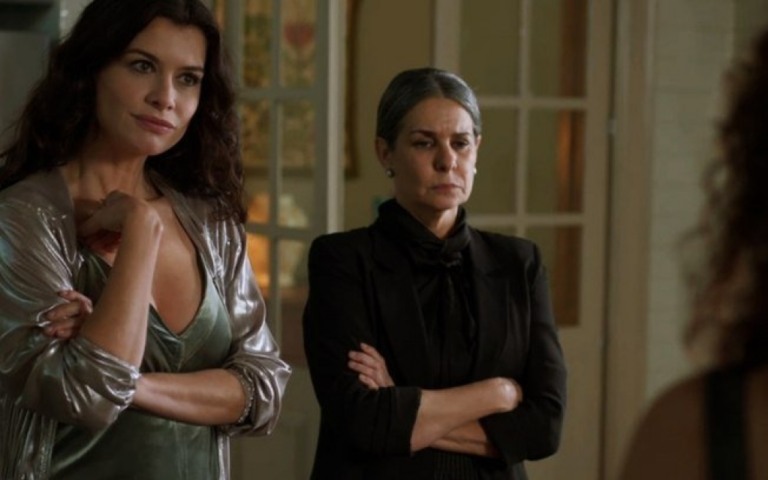 "Um Lugar ao Sol": Stephany ameaça Bárbara após descobrir armação