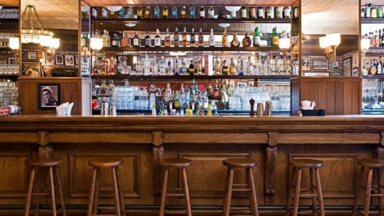 76% dos bares e restaurantes tiveram afastamento por Covid ou gripe