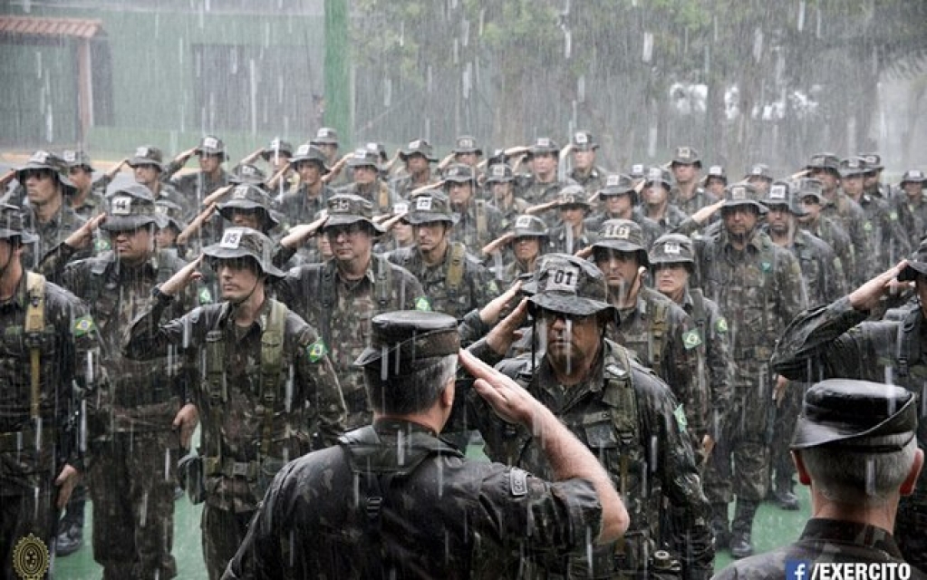 "Imaginação sem limites", diz França sobre relatório da elite militar brasileira