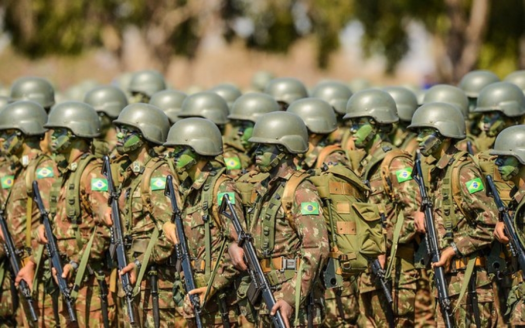 Elite militar vê França como ameaça e terror no Rock in Rio nos próximos 20 anos