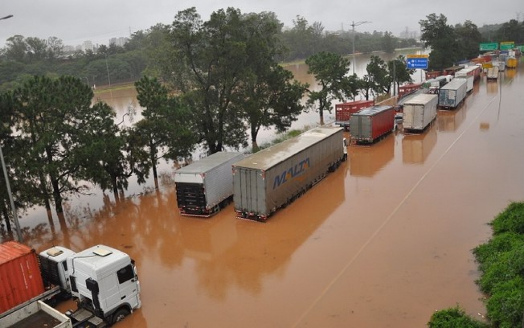 Rodízio será mantido nesta terça (11) após forte chuva atingir São Paulo