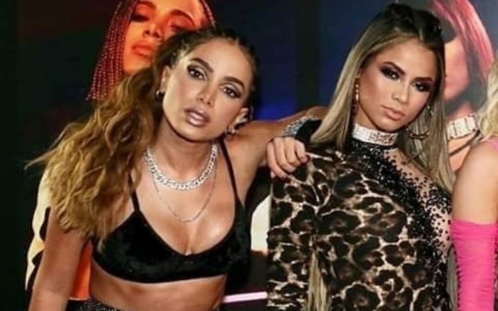 Depois de mordida, Anitta nega affair com Lexa e ameaça jornal