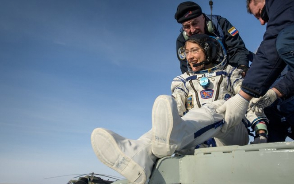 Astronauta reencontra seu cachorro após 328 dias no espaço; vídeo é emocionante