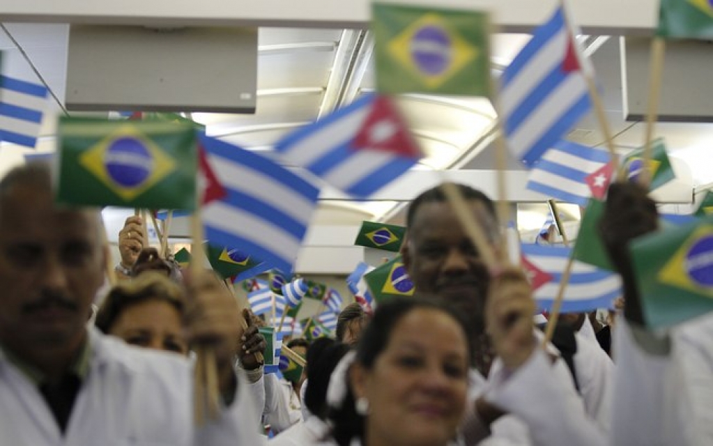 Brasil volta a aceitar cubanos do Mais Médicos, mas faz exigências