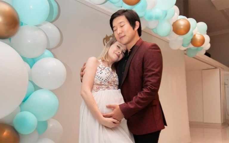 Nasce o filho de Pyong enquanto ele está no "BBB" e hipnólogo não sabe de nada