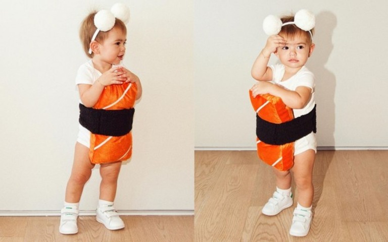 Fofura! Zoe, filha de Sabrina Sato, encanta com fantasia de sushi para Carnaval