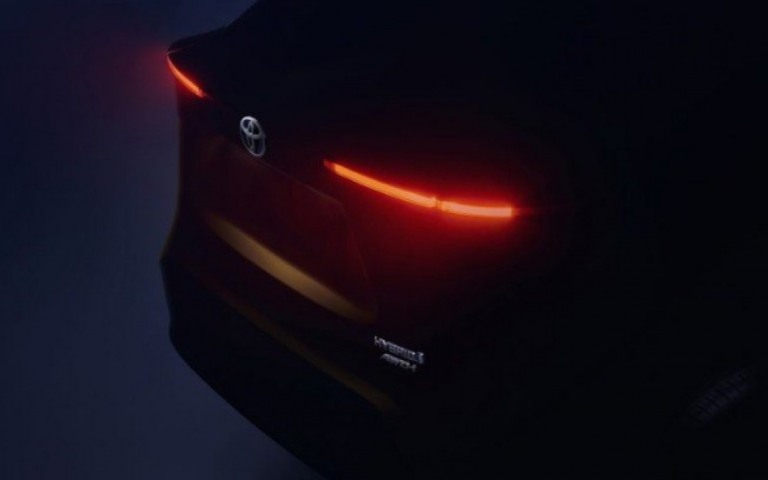 Toyota revela teaser de novo SUV compacto hÃbrido Toyota revela teaser de novo SUV compacto hÃbrido