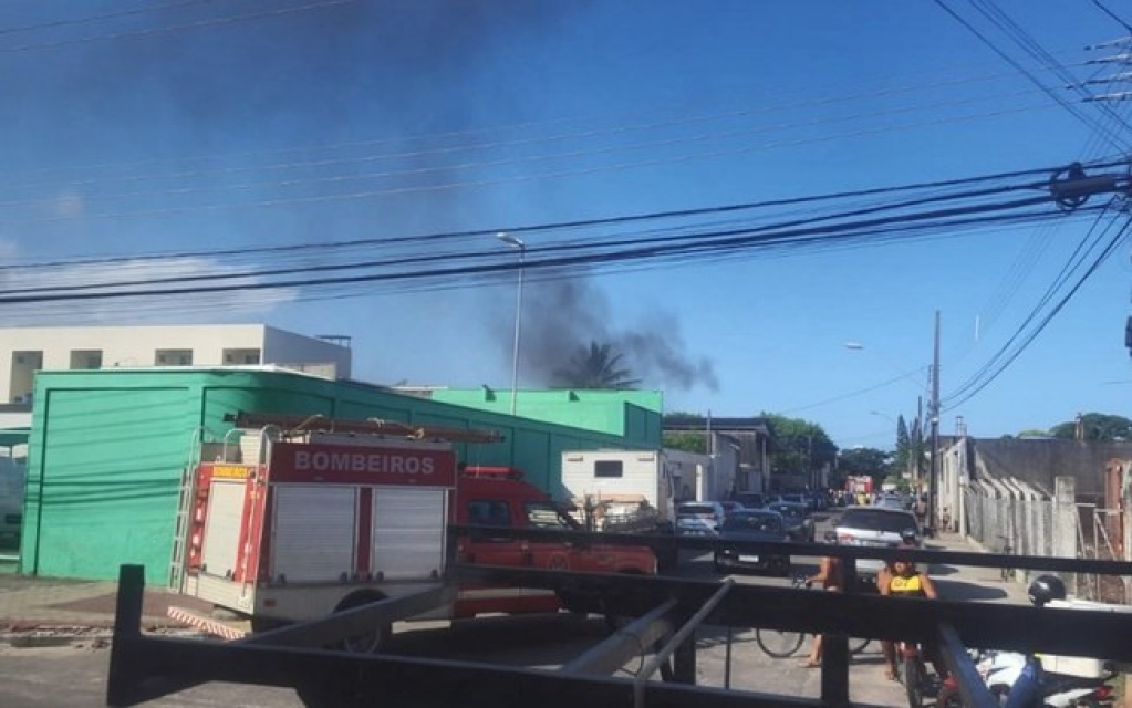 Avião cai, pega fogo e deixa morto e ferido no Espírito Santo