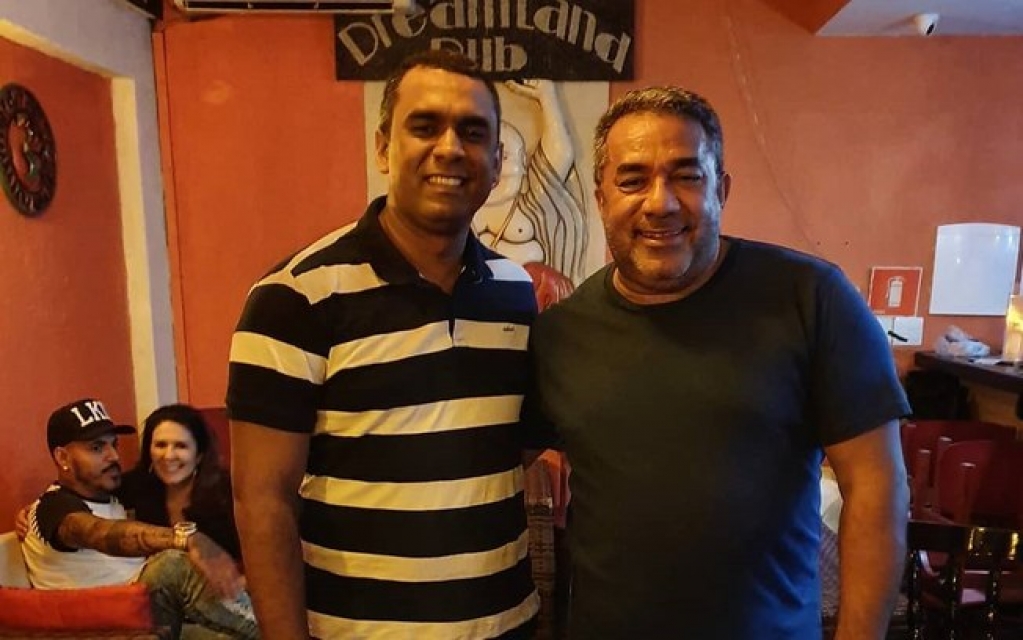 Após crise no casamento, novo irmão de Anitta embarca com Painitto para Salvador