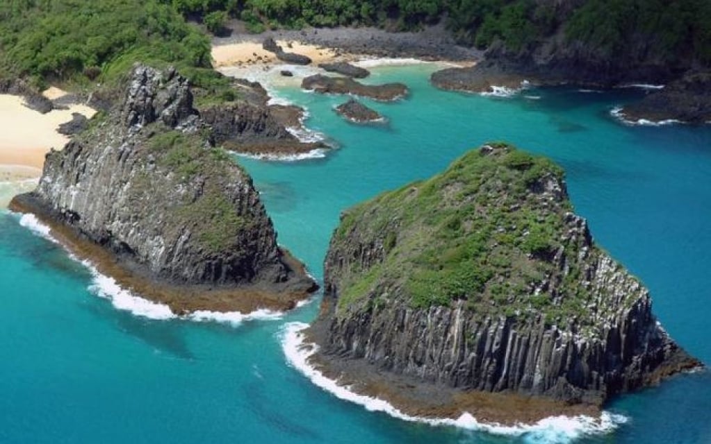 Fotógrafa submarina é atingida por hélice de barco em Noronha