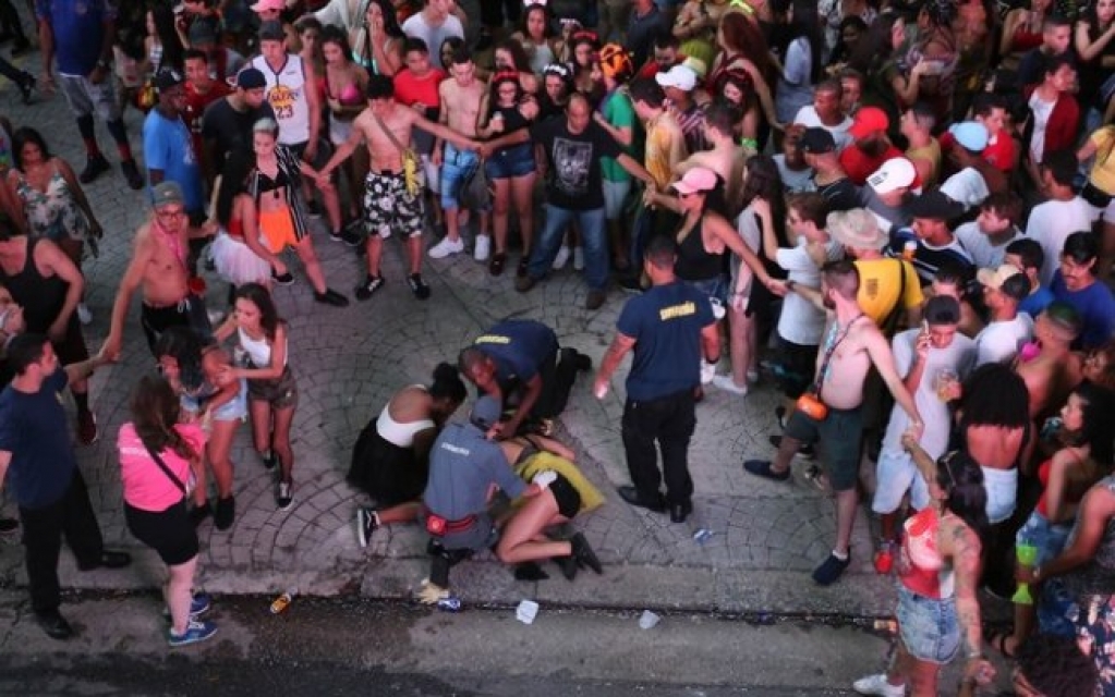 Carnaval de São Paulo: Duas pessoas são baleadas em Pinheiros