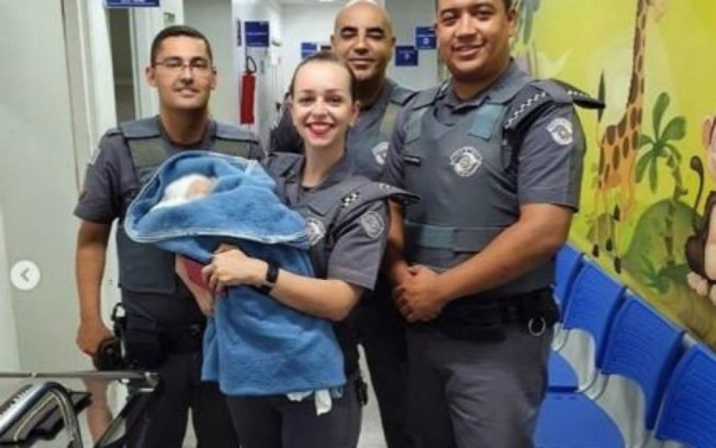 Policiais salvam recém-nascida de bueiro no Limão, em São Paulo