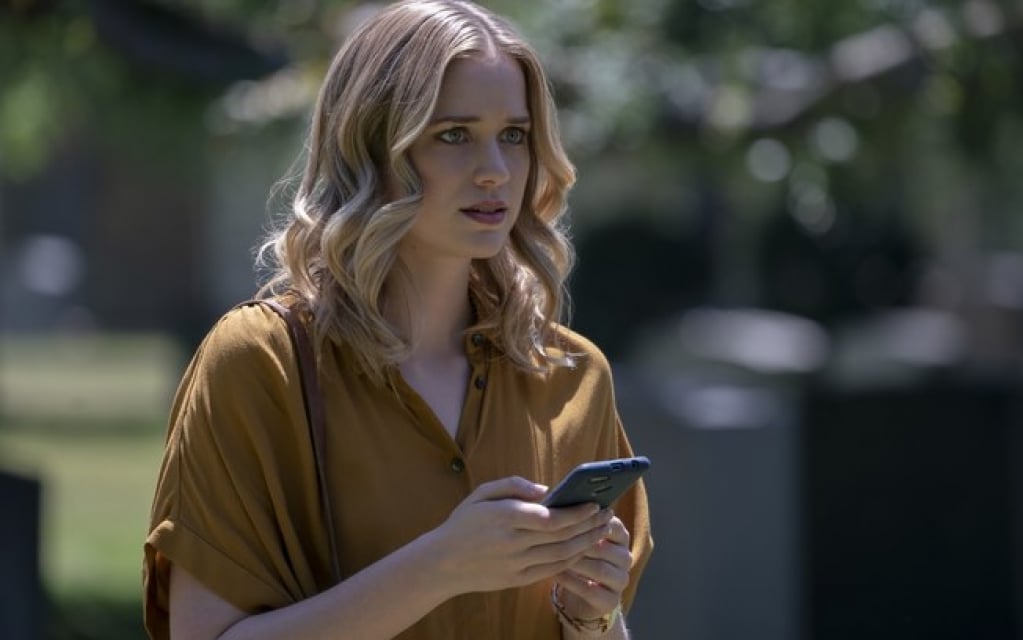 Elizabeth Lail revela detalhes dos bastidores do macabro "A Hora de Sua Morte"