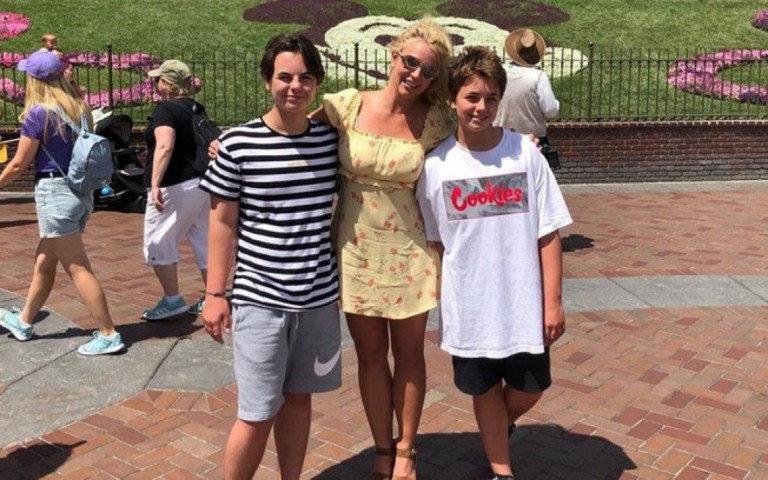 Filho de Britney Spears xinga o avô e diz que a mãe quer desistir da música