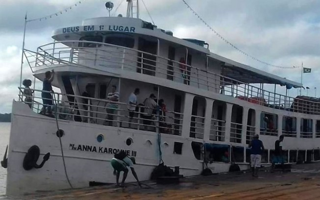 Governo do Amapá vai contratar empresa para içar barco que naufragou