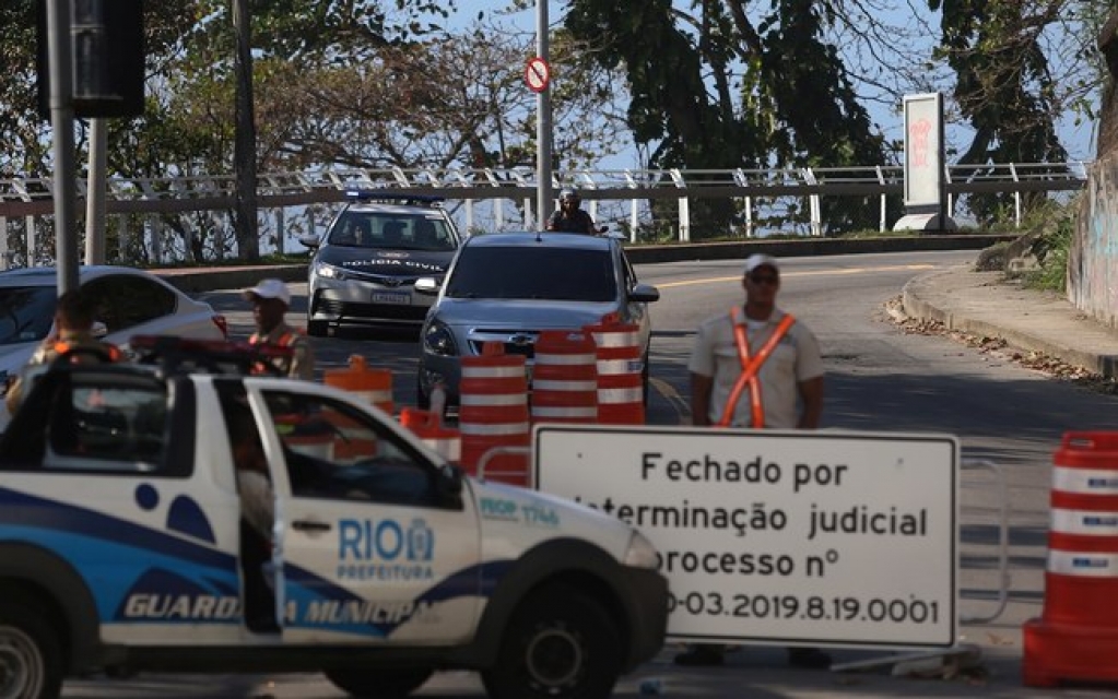 Após meses fechada por determinação judicial, Niemeyer tem 1º dia útil aberta