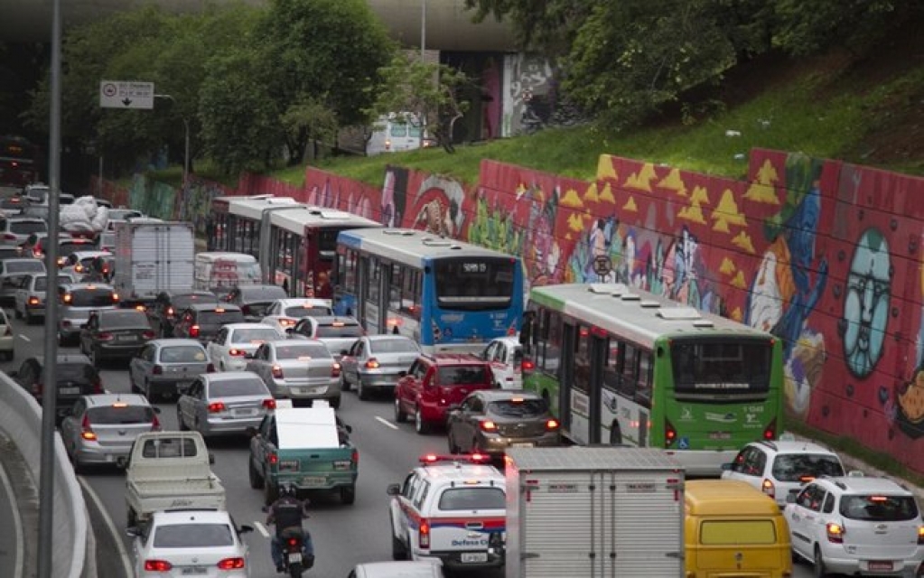 Rodízio de carros em São Paulo é suspenso por tempo indeterminado