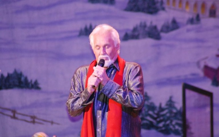 Cantor country Kenny Rogers morre aos 81 anos