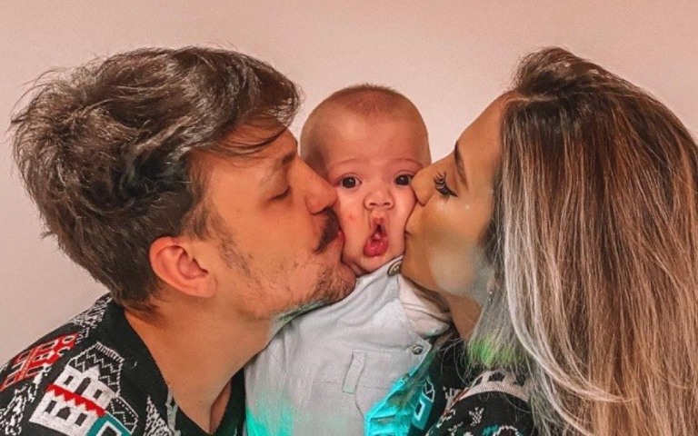 Voltaram? Saulo Poncio posta foto ao lado de Gabi Brandt