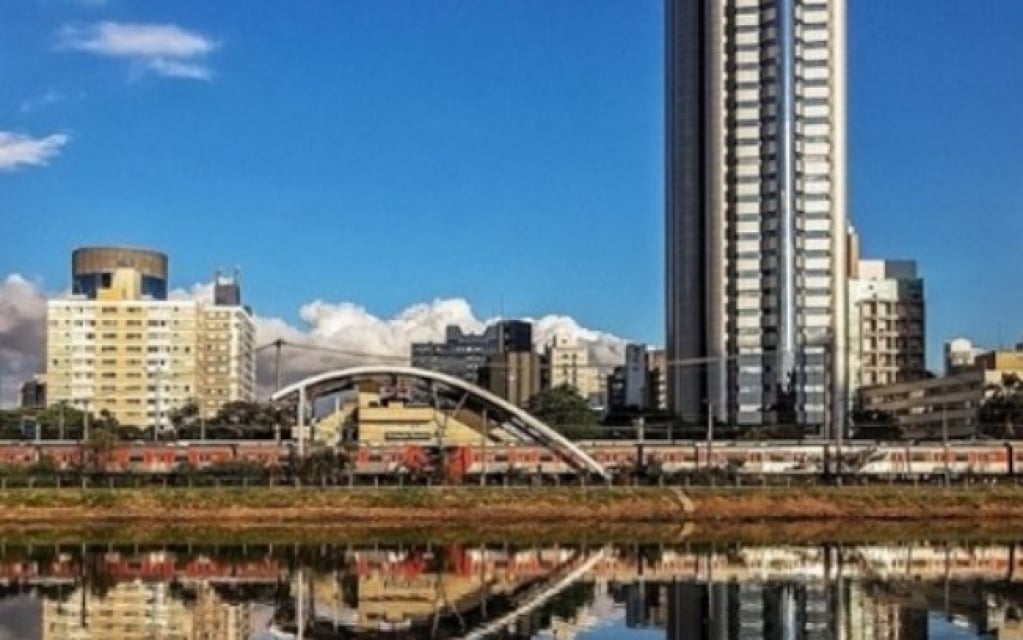 Sábado quente e seco em São Paulo