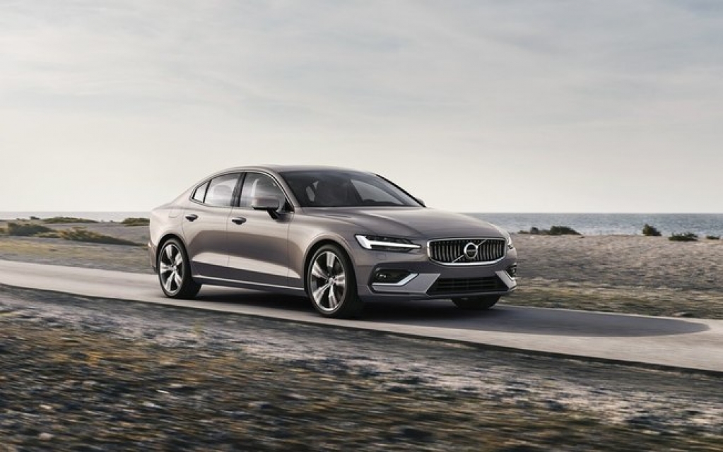 Avaliação: Volvo S60 T8 se eletrifica para superar os alemães