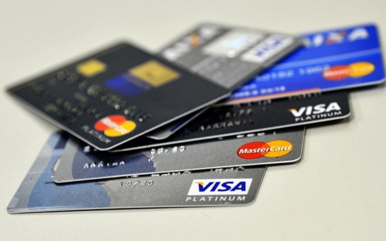 Não pode pagar o cartão de crédito? Veja 5 dicas para negociar durante a crise
