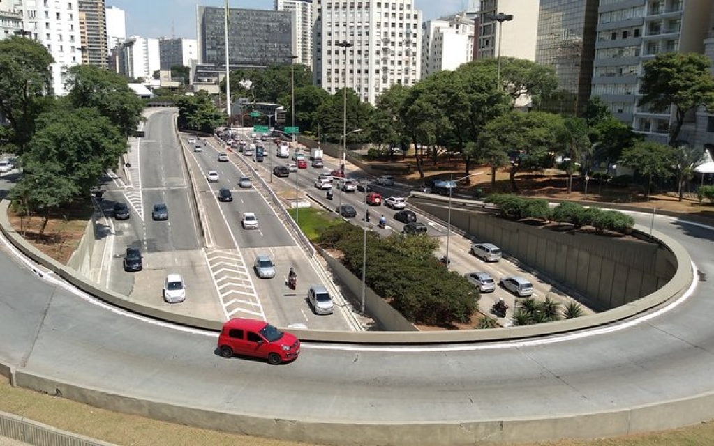 São paulo tem terça-feira quente, com pancadas de chuva no fim da tarde