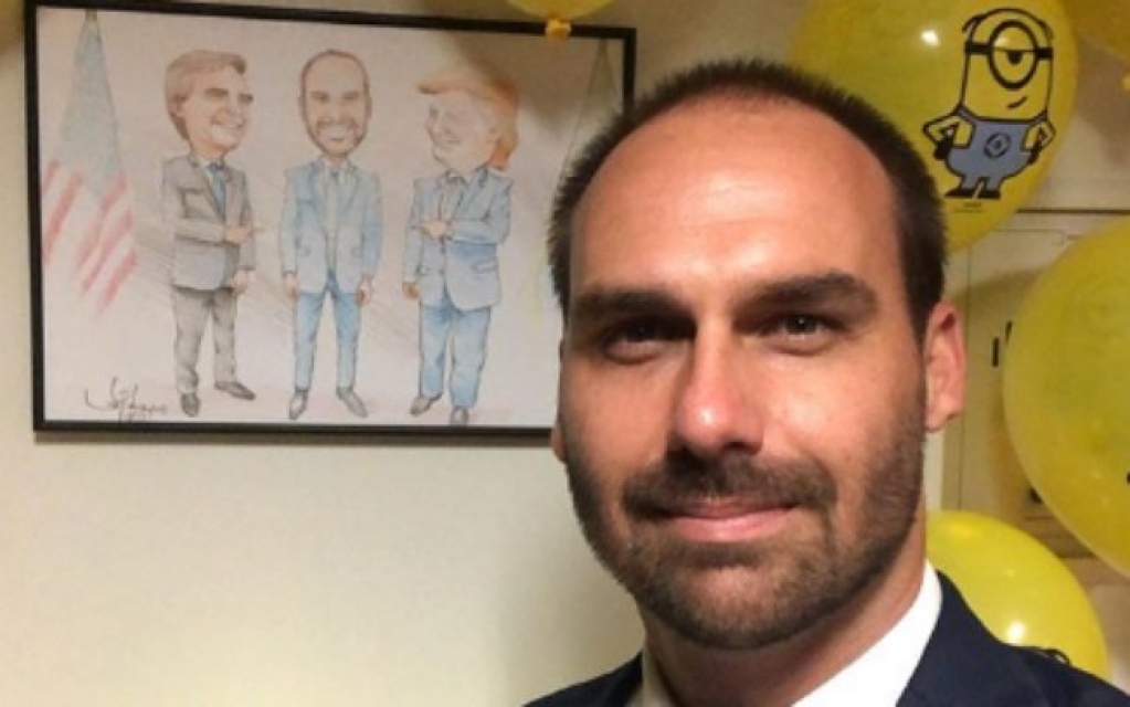 "BBB 20": Eduardo Bolsonaro declara apoio a Prior em paredão contra Manu "BBB 20": Eduardo Bolsonaro declara apoio a Prior em paredão contra Manu