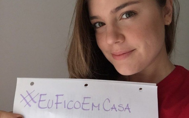 Famosos relatam sintomas do novo coronavírus e quebram quarentena