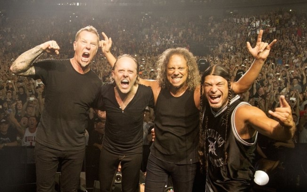 Metallica doa R$ 1,8 milhão para ajudar vítimas do coronavírus