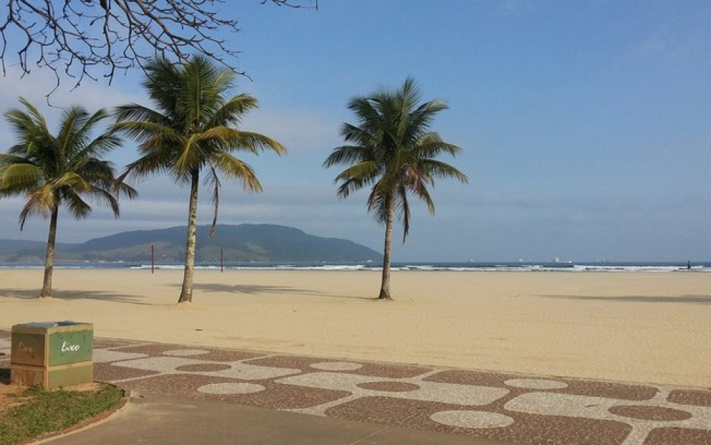 Santos proíbe acesso a calçadão da praia após desrespeito a isolamento