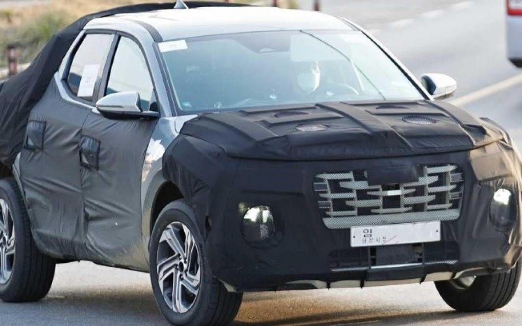 Picape da Hyundai é flagrada com menos camuflagem