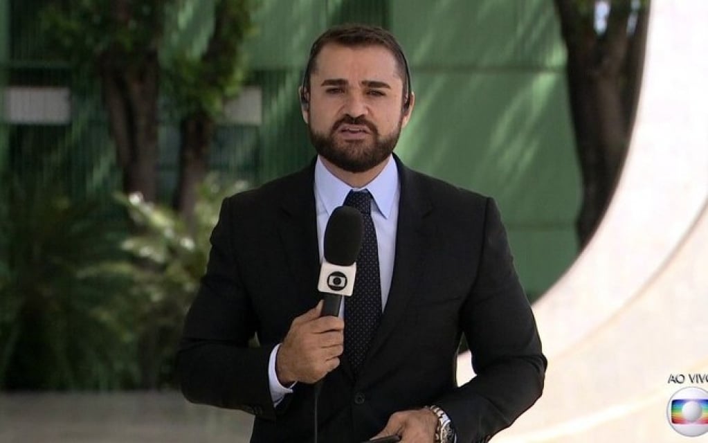 Apresentador da Globo é atacado por furar quarentena em praia