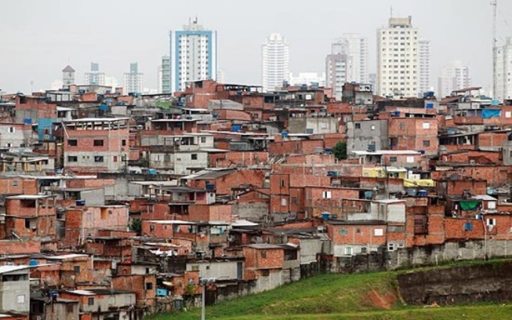 Sabesp é obrigada a fornecer água a favelas em meio a pandemia