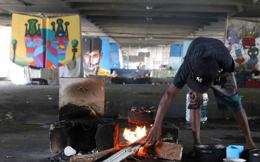 Serviço de atendimento para pessoas em situação de rua é reaberto na Cracolândia