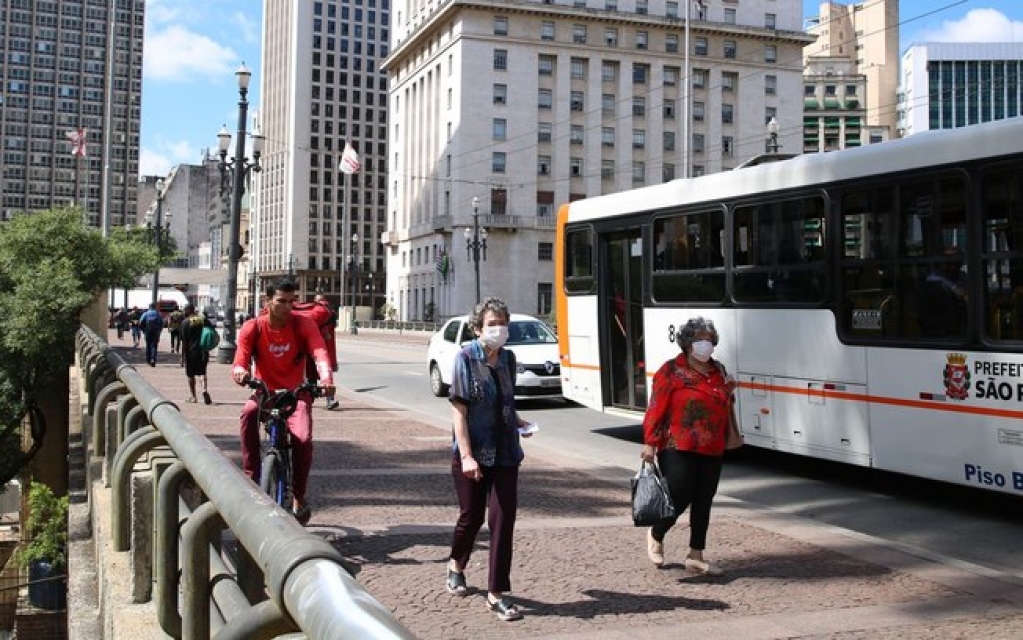 Durante isolamento físico, ônibus em São Paulo estão 70% mais vazios