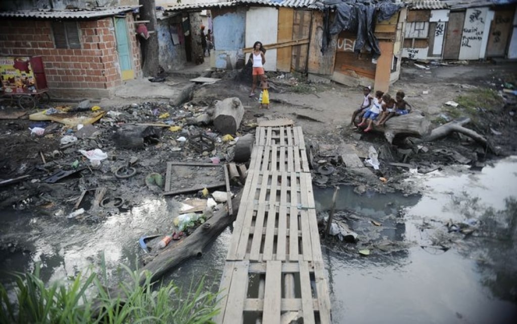 Covid-19 lançará mais 5,4 milhões de brasileiros na extrema pobreza, diz estudo