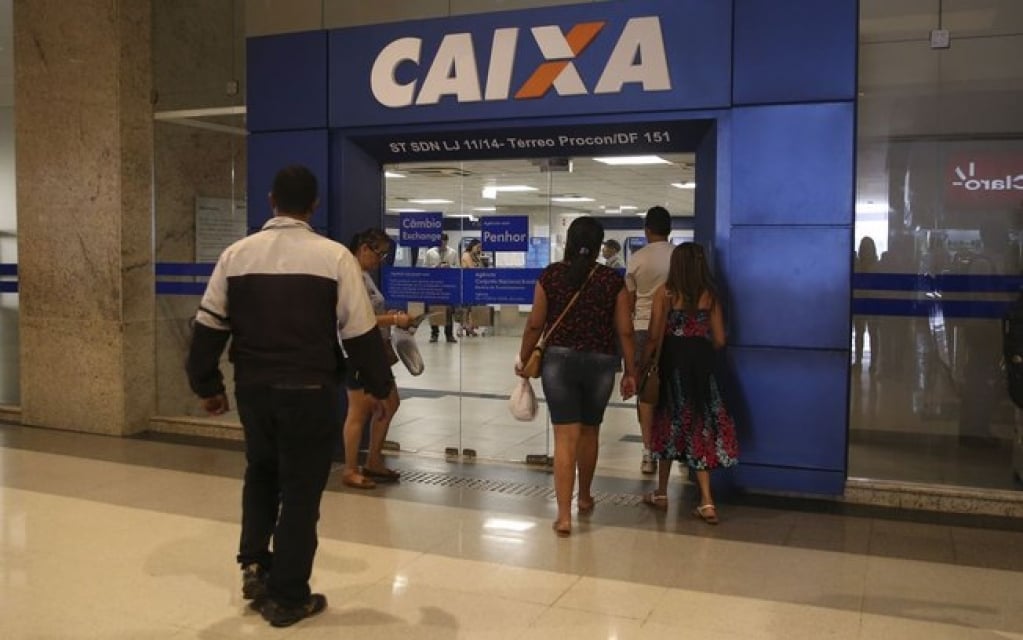 Caixa abre 775 agências para serviços essenciais neste feriado